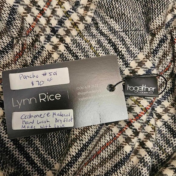 Poncho - Picture 4 of 4